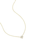 Feine Kette mit Steinchen